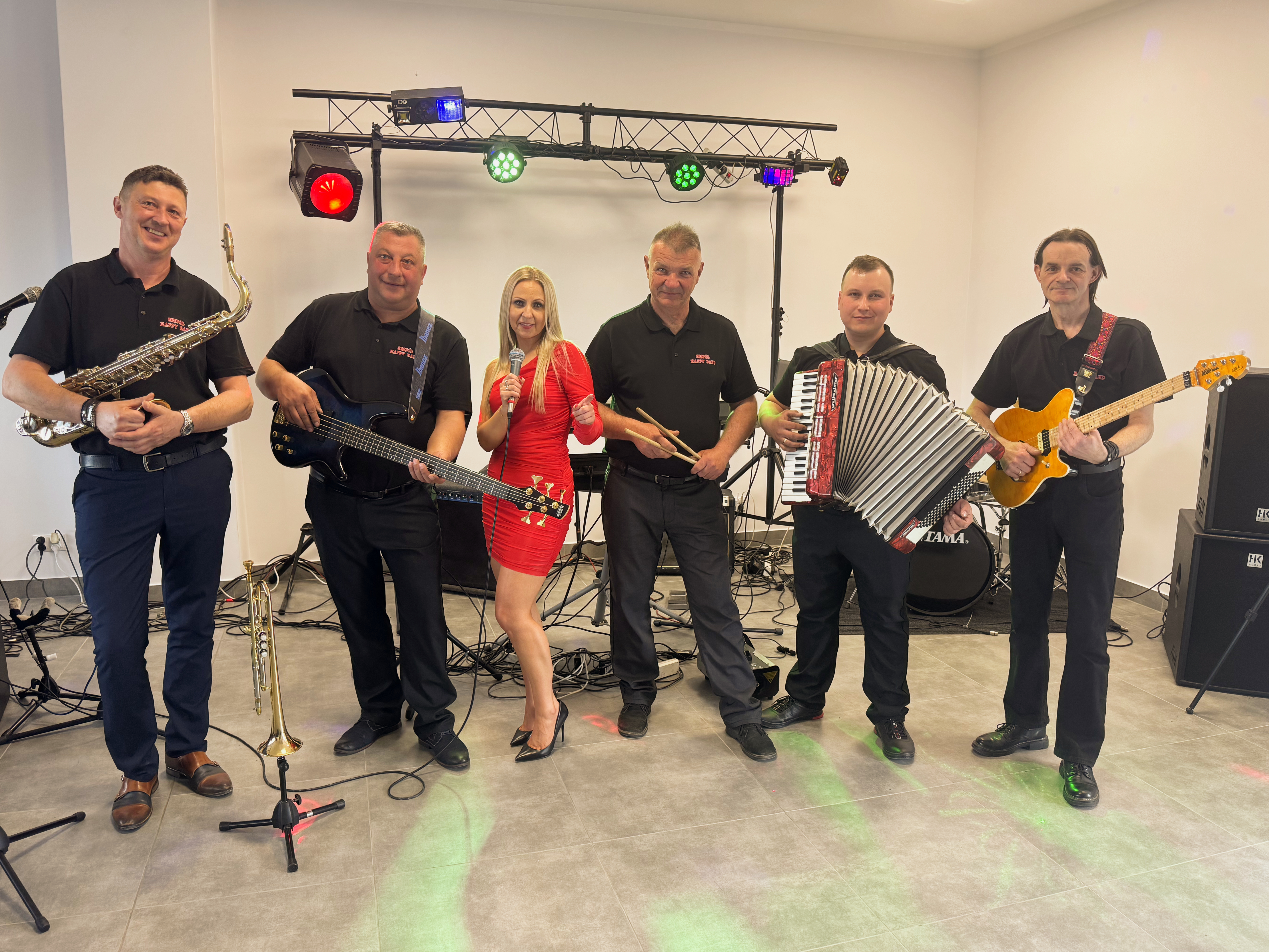 HAPPY BAND - zdjęcie całego zespołu